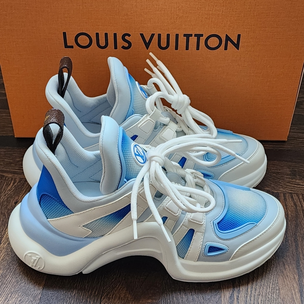 New 100% Auth Louis Vuitton 380N LV Archlight Women Sneaker Blue Monogram 37 7